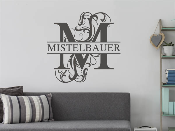 Wandtattoo verschnörkeltes M mit Mistelbauer