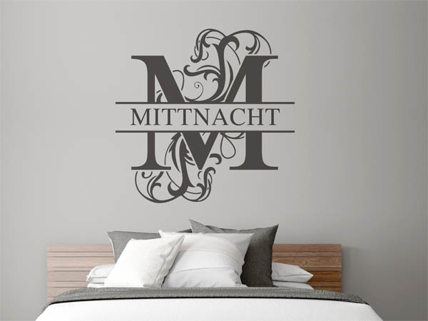 Wandtattoo verschnörkeltes M mit Mittnacht