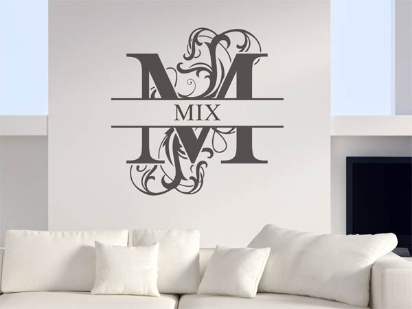 Wandtattoo verschnörkeltes M mit Mix