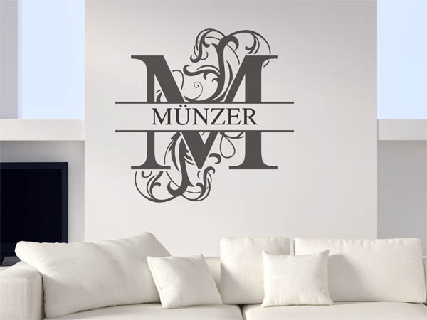 Wandtattoo verschnörkeltes M mit Münzer