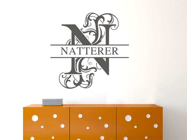 Wandtattoo verschnörkeltes N mit Natterer