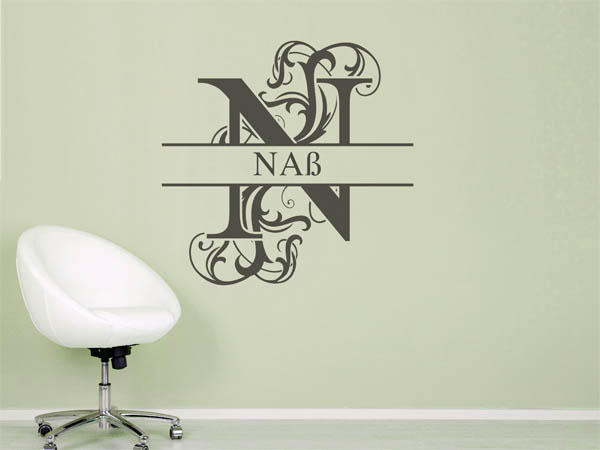 Wandtattoo verschnörkeltes N mit Naß