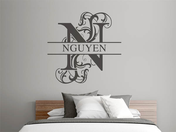 Wandtattoo verschnörkeltes N mit Nguyen