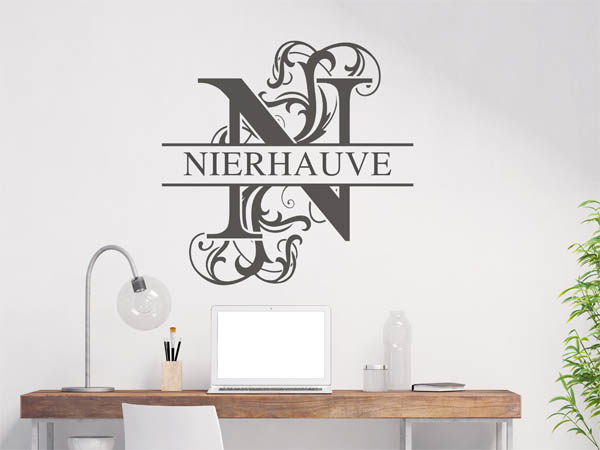 Wandtattoo verschnörkeltes N mit Nierhauve