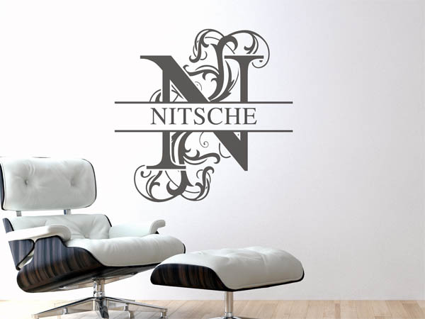 Wandtattoo verschnörkeltes N mit Nitsche