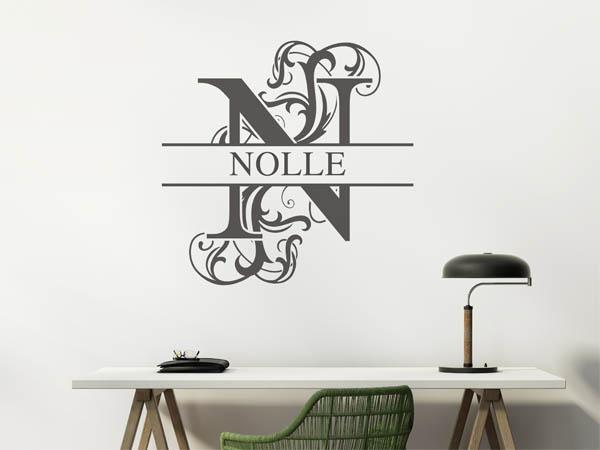 Wandtattoo verschnörkeltes N mit Nolle