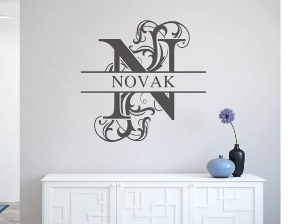 Wandtattoo verschnörkeltes N mit Novak