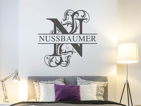 Wandtattoo verschnörkeltes N mit Nussbaumer