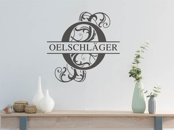 Wandtattoo verschnörkeltes O mit Oelschläger