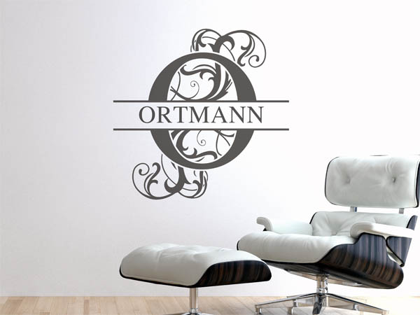 Wandtattoo verschnörkeltes O mit Ortmann