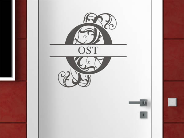 Wandtattoo verschnörkeltes O mit Ost