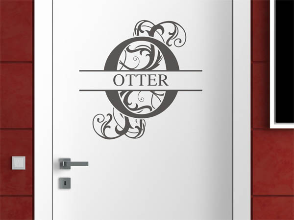 Wandtattoo verschnörkeltes O mit Otter