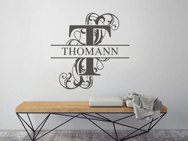 Wandtattoo verschnörkeltes T mit Thomann
