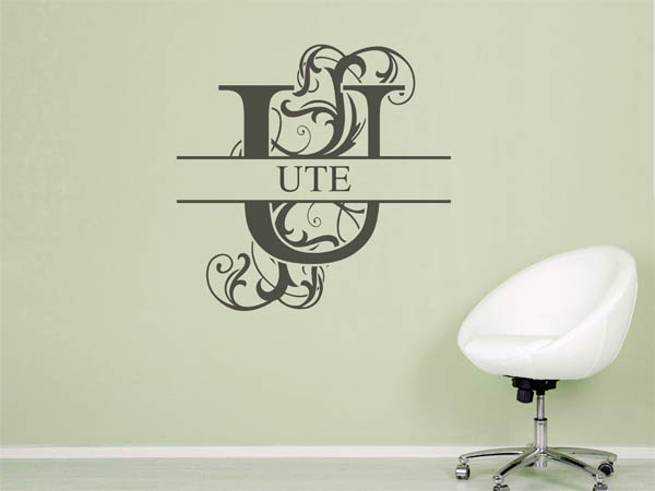 Wandtattoo verschnörkeltes U mit Ute