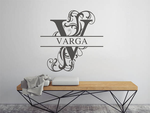 Wandtattoo verschnörkeltes V mit Varga