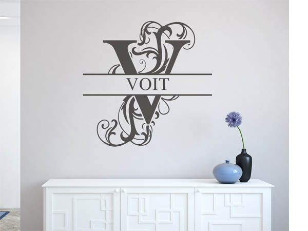 Wandtattoo verschnörkeltes V mit Voit