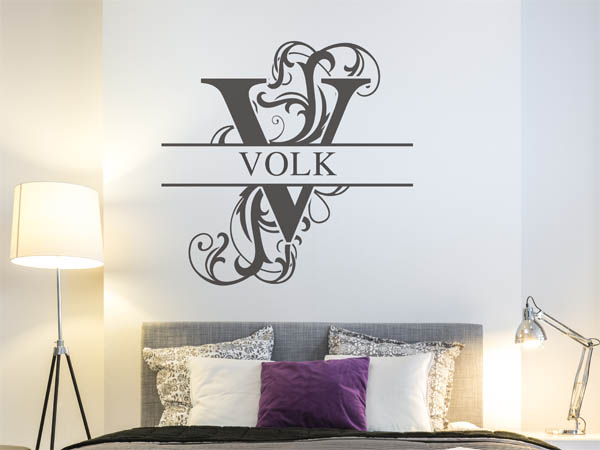Wandtattoo verschnörkeltes V mit Volk