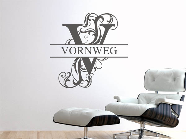 Wandtattoo verschnörkeltes V mit Vornweg