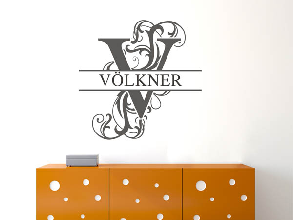 Wandtattoo verschnörkeltes V mit Völkner