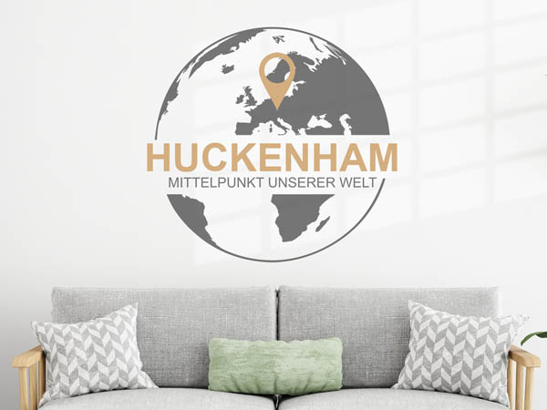 Wandtattoo Huckenham - Mittelpunkt unserer Welt mit Pin im Globus