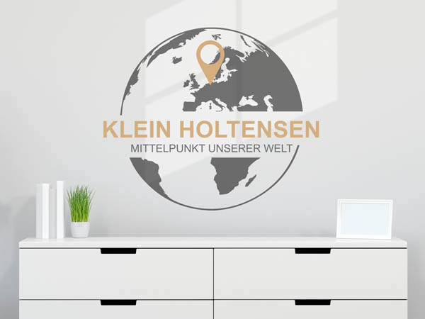 Wandtattoo Klein Holtensen - Mittelpunkt unserer Welt mit Pin im Globus