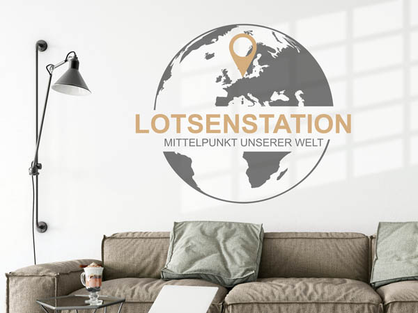 Wandtattoo Lotsenstation - Mittelpunkt unserer Welt mit Pin im Globus