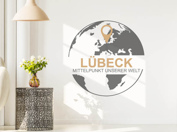 Wandtattoo Lübeck - Mittelpunkt unserer Welt mit Pin im Globus