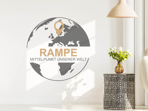 Wandtattoo Rampe - Mittelpunkt unserer Welt mit Pin im Globus