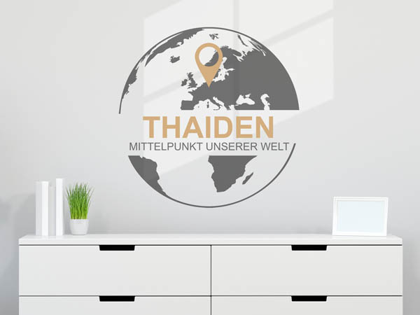 Wandtattoo Thaiden - Mittelpunkt unserer Welt mit Pin im Globus