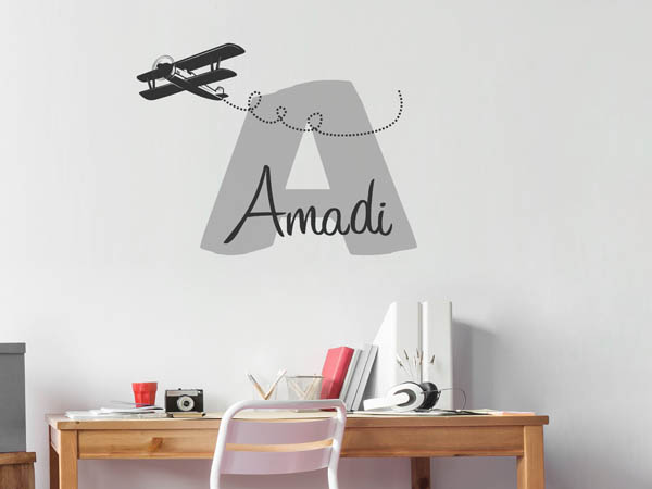 Wandtattoo Amadi mit Flugzeug