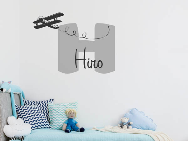 Wandtattoo Hiro mit Flugzeug