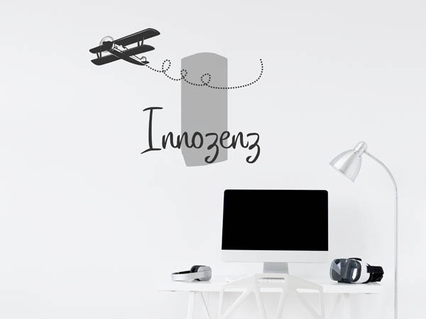 Wandtattoo Innozenz mit Flugzeug