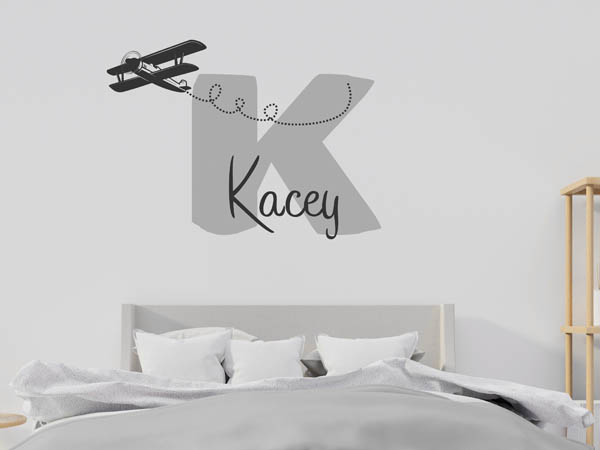 Wandtattoo Kacey mit Flugzeug