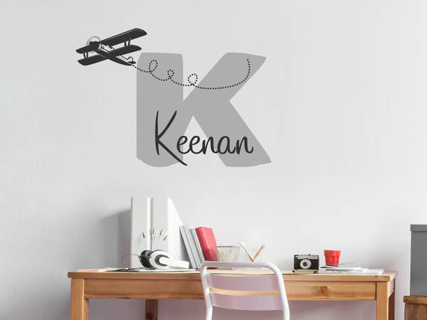Wandtattoo Keenan mit Flugzeug