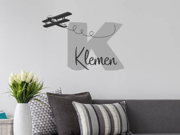 Wandtattoo Klemen mit Flugzeug