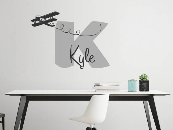 Wandtattoo Kyle mit Flugzeug