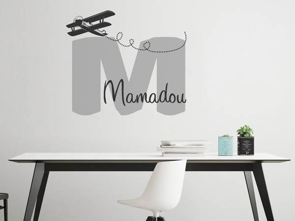 Wandtattoo Mamadou mit Flugzeug