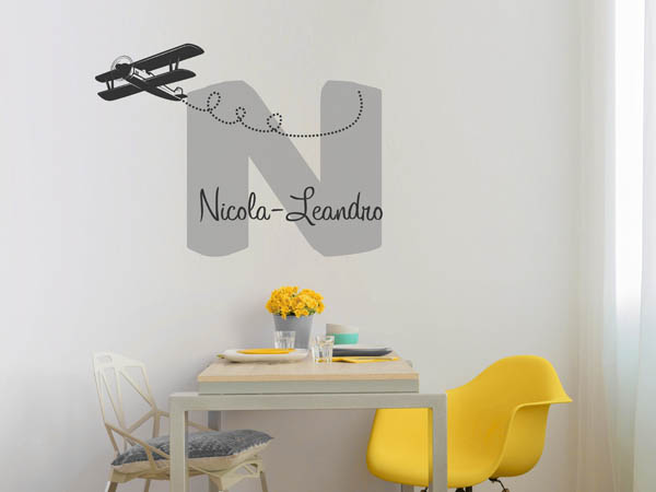 Wandtattoo Nicola-Leandro mit Flugzeug