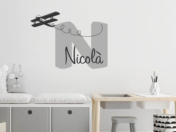 Wandtattoo Nicolà mit Flugzeug