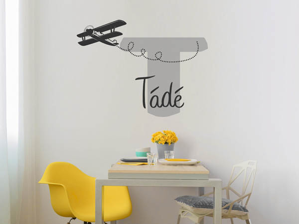 Wandtattoo Tádé mit Flugzeug
