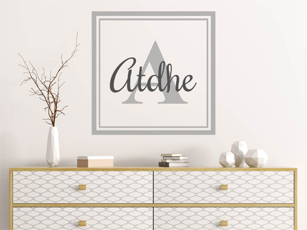 Wandtattoo Atdhe als eckiges Monogramm
