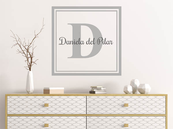 Wandtattoo Daniela del Pilar als eckiges Monogramm