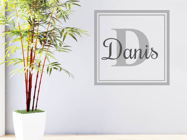 Wandtattoo Danis als eckiges Monogramm