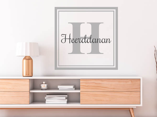 Wandtattoo Heerddanan als eckiges Monogramm
