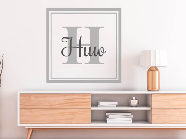 Wandtattoo Huw als eckiges Monogramm