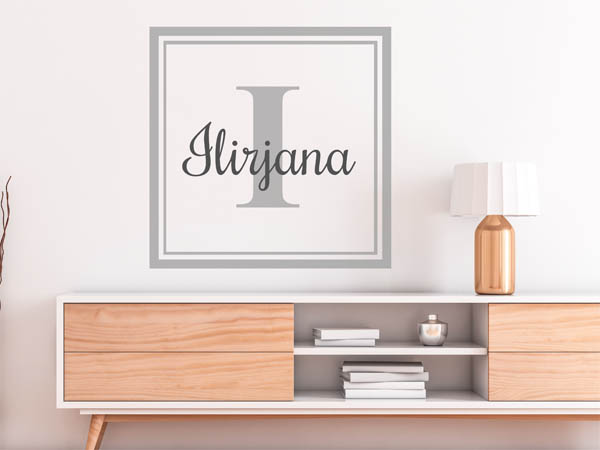 Wandtattoo Ilirjana als eckiges Monogramm
