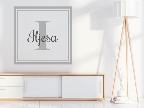 Wandtattoo Iljesa als eckiges Monogramm
