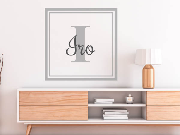 Wandtattoo Iro als eckiges Monogramm