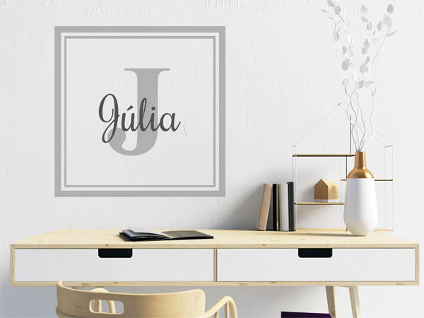 Wandtattoo Júlia als eckiges Monogramm