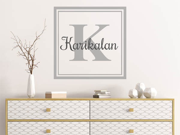 Wandtattoo Karikalan als eckiges Monogramm